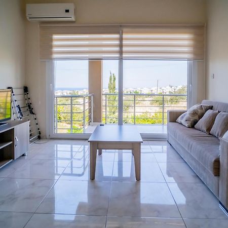 Spacious Two-Bedroom Apartment In Amazing Residence Escape Homes Cirénia Exterior foto