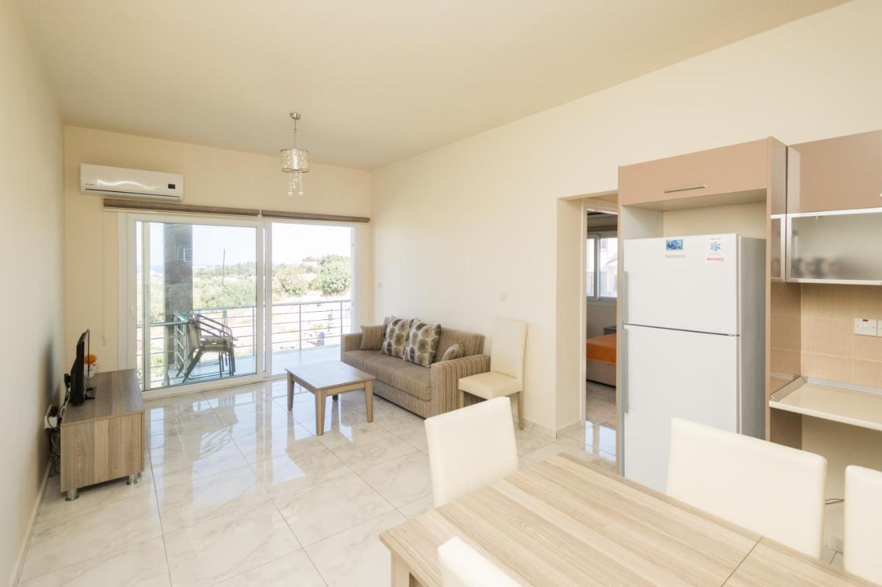 Spacious Two-Bedroom Apartment In Amazing Residence Escape Homes Cirénia Exterior foto